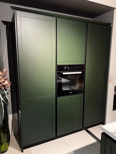 Contur moderne Landhausküche Waldgrün